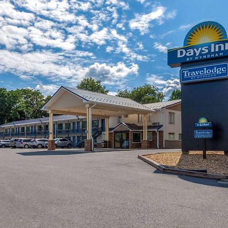 Travelodge By Wyndham Charles Town - Harpers Ferry Exterior foto