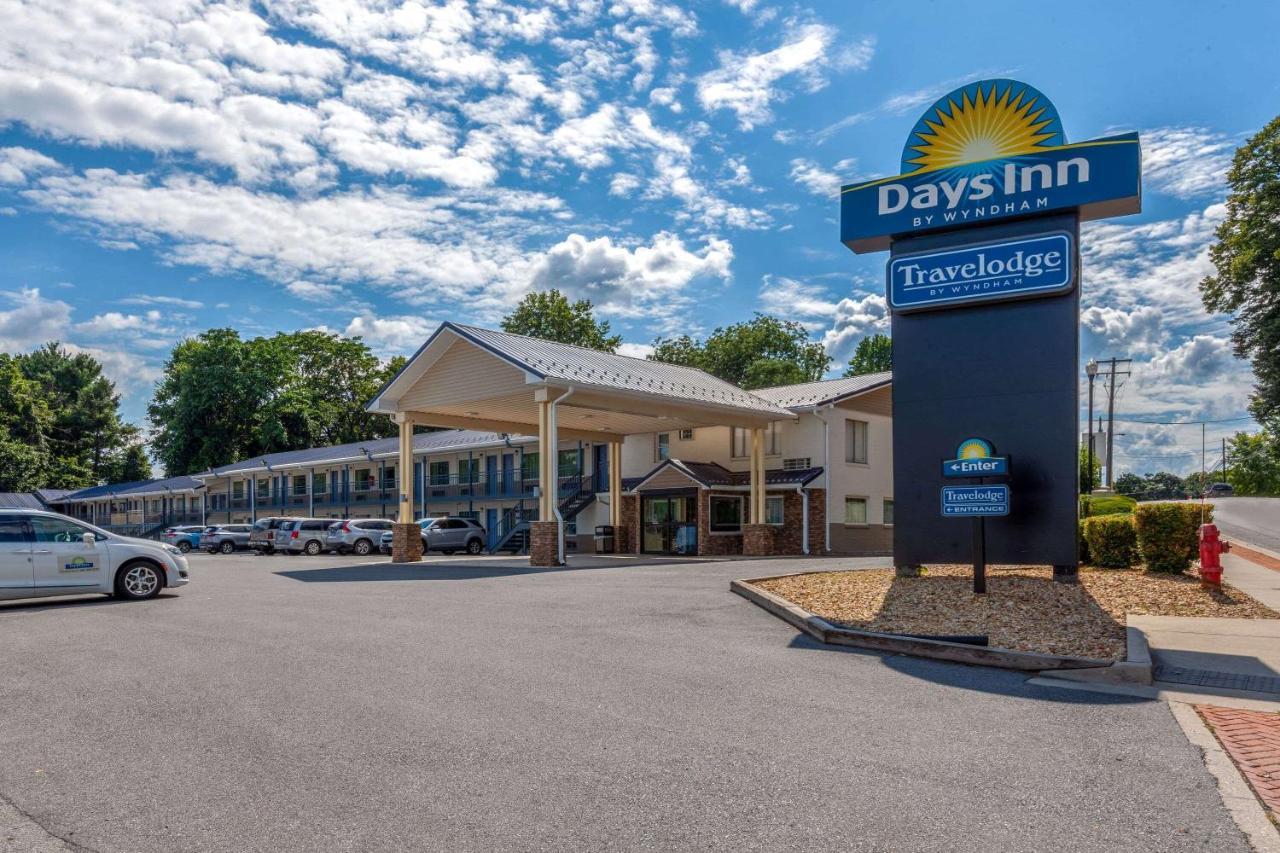 Travelodge By Wyndham Charles Town - Harpers Ferry Exterior foto