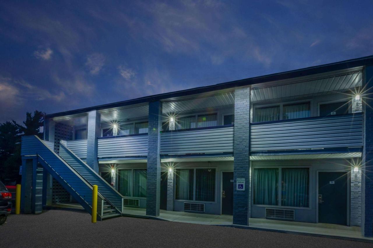 Travelodge By Wyndham Charles Town - Harpers Ferry Exterior foto