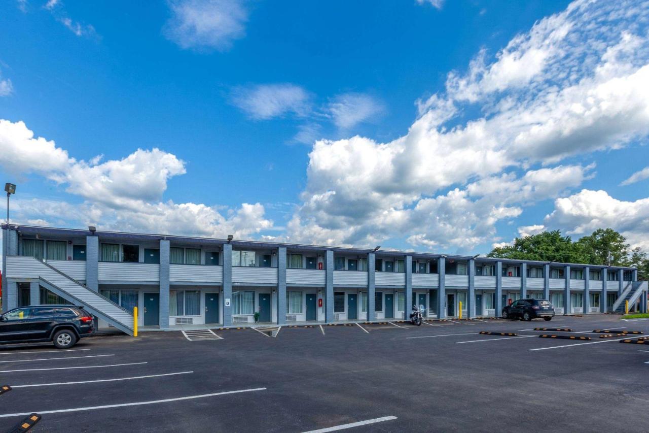 Travelodge By Wyndham Charles Town - Harpers Ferry Exterior foto