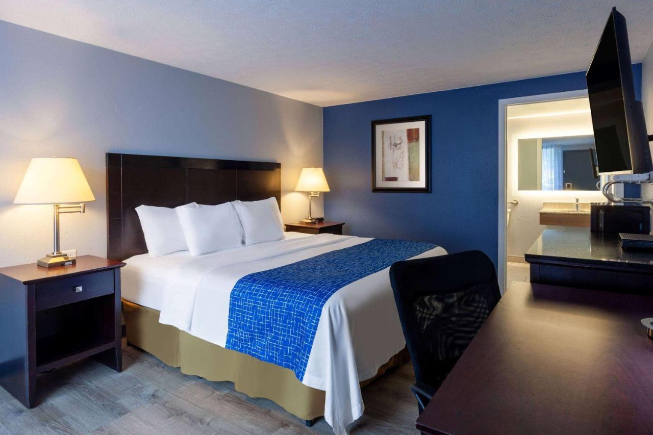 Travelodge By Wyndham Charles Town - Harpers Ferry Exterior foto